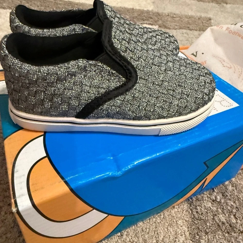 Bernie Mev Kids Silver Metallic Elastic Slip On Sneakers Size 23 EU Toddler 7